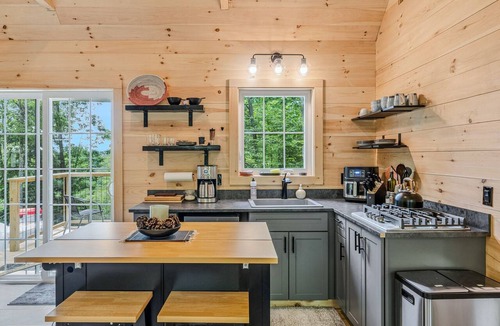 Strafford Cottage | Grace Cottage - Serene Private Location