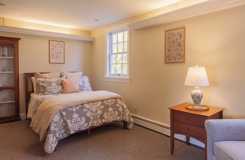 Newcastle Bed & Breakfast | Graceful and inviting, The Serenity Garden Suite No Cleaning Fee