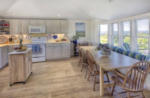 Chilmark House | Gracious Prestige Landmark ~ 2 Private Beaches ~ Fabulous View