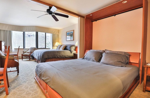 Crested Butte Hotel | Grand Lodge Hotel | 1 Bedroom | Walk to the Lifts | Outdoor Pool & Hot Tub
