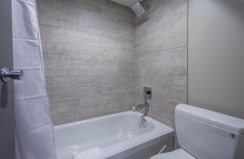 Hythe Hotel | Grand Marshal Inn