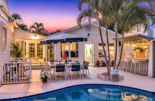 Old Northwood House | Grand Residence Heated Pool Beach Proximity Emerald Key RESlDENCES
