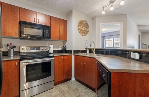 Invermere Apartment | Grandview Pointe | Pool | Hot Tub | Gym