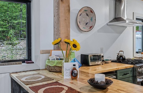 Strafford Cottage | Gratitude Cottage, Quiet Nature Escape