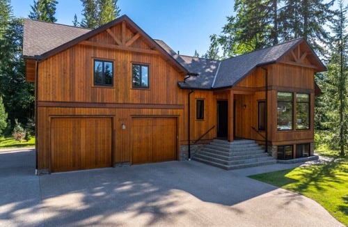 Revelstoke House | Great Escape Chalet - Luxury Mountain Retreat