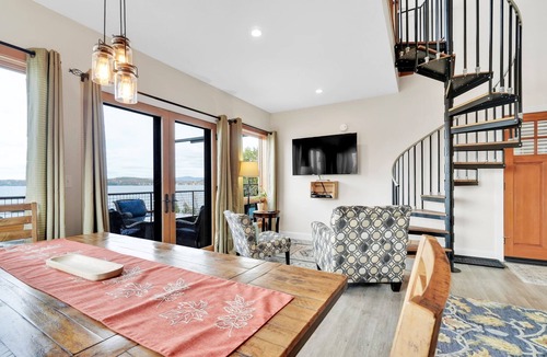 Malletts Bay House | Green Mountain Vermont