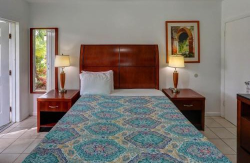 Hollywood Lakes Hotel | Green Seas Motel