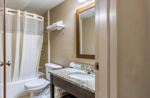 Wickliffe Hotel | GreenRidge Hotel