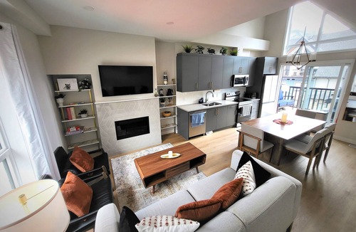 Canmore House | Grizzly Meadows - 3BR Townhome - Mountain View's ⛷AC ⛷Pool/Hot Tub ⛷Parking