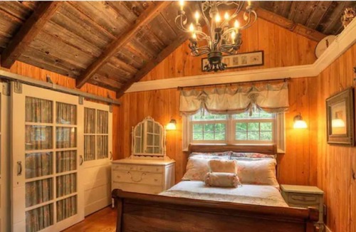 Olmsted Falls House | Guest house on a Riverfront Estate