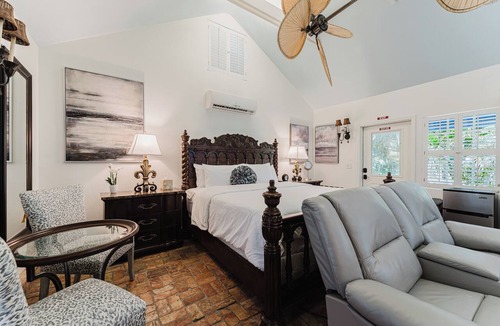 Grandview Heights House | Guest House Suite