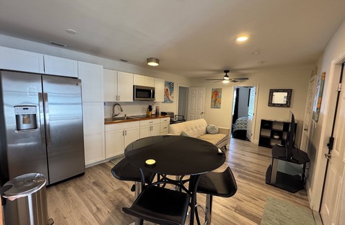 Mangonia Park House | Guest house West Palm Beach 1br/1 bath