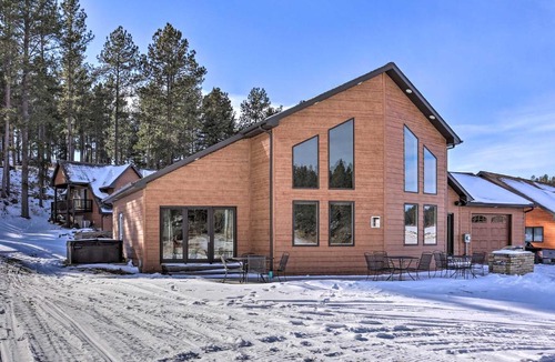 Rapid City House | 'Hakuna Matata Cabin' - 11 Mi to Mt Rushmore!