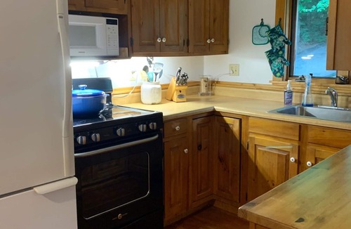 Barnstead House | Half Moon Lake, Barnstead, NH vacation house on water front with firepit,