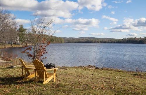 Alton House | Halfmoon Lake 3BR Home w Game Room Deck Dock
