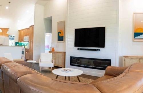 Jupiter House | Hammock House Near Beach, Golf and Nightlife