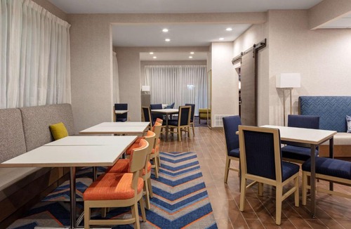 Castle Rock Hotel | Hampton Inn Castle Rock
