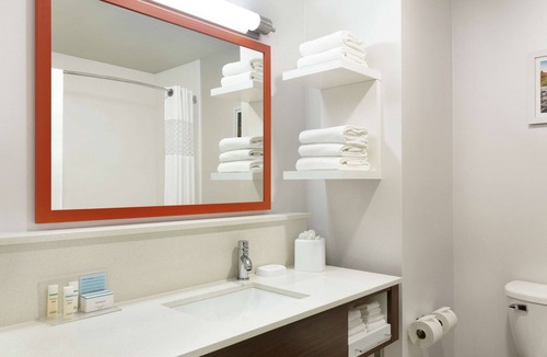 Dover Hotel | Hampton Inn Dover