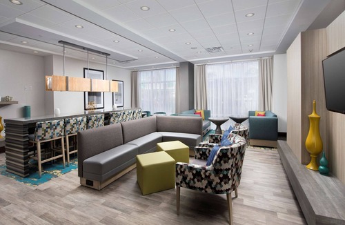 Seybold Hotel | Hampton Inn Miami - Airport East, FL