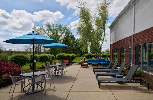 Streetsboro Hotel | Hampton Inn & Suites Cleveland-Southeast-Streetsboro