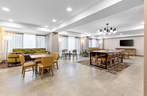 Mansfield Hotel | Hampton Inn & Suites Mansfield South @ I 71