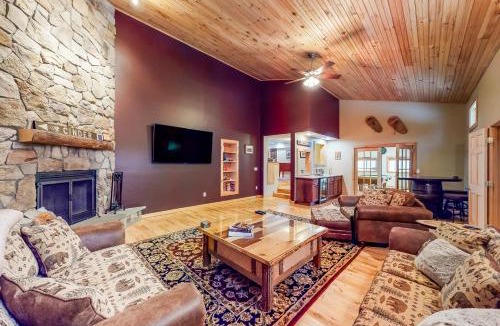 Woodstock House | Happy Hideaway