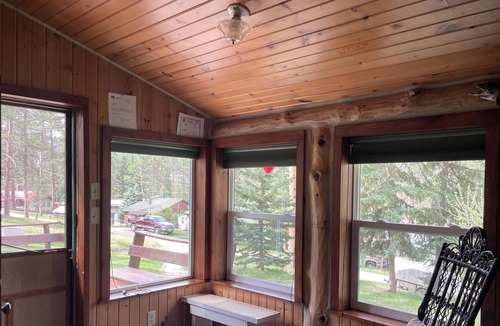 Silver City Cabin | Happy Trails Log Cabin in Silver City