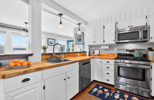Boothbay House | Harbor Hideaway: Water views in Boothbay