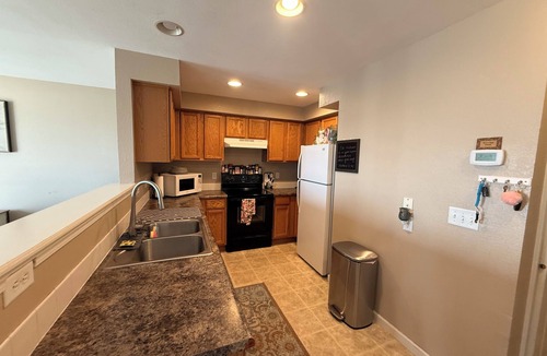 Gillette House | Hassle-Free Living – Beautiful Furnished Townhome, All Inclusive!
