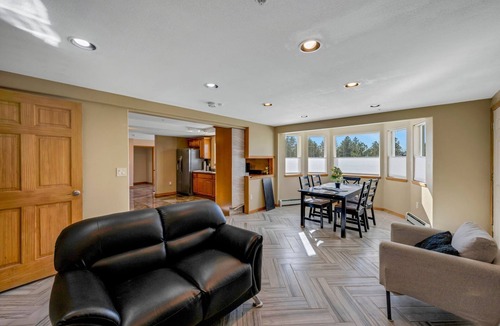 Castle Rock Condo | Haven 5BR 4BA Sleep6 Accessible Camper Parking Shop Golf