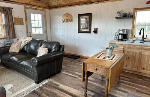 Fort Laramie Cabin | Hayfield Cabin 2, a place to get away from it all!