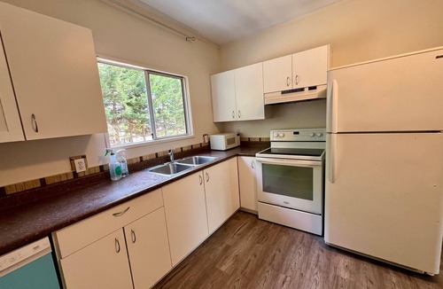 Regional District of Nanaimo Apartment | Heart of Old Town/Cozy 2BR Suite/Near Ferry & Sea Wall