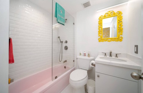 Palm Beach Hotel | Heart of Palm Beach - free parking included, security safe, next to Breakers