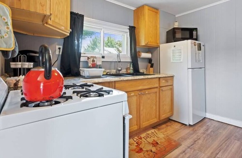 Twin Mountain Cottage | Heart of the White Mountains Cottage w Hot Tub! #3