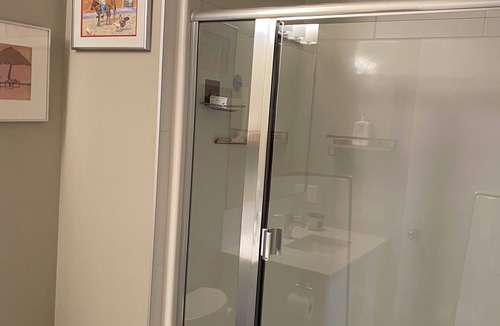 Vernon Apartment | Heart of Vernon. One Bedroom Apartment, double bed. Pet Friendly