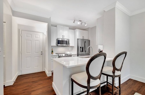Grandview Heights Apartment | Heart of WPB: 1BR Penthouse Floor Condo w/Pool, Gym & Garage Parking