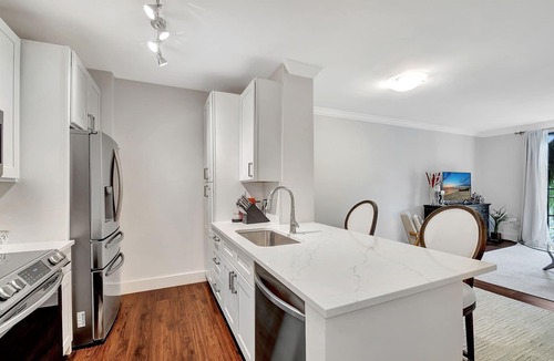 Grandview Heights Apartment | Heart of WPB: 1BR Penthouse Floor Condo w/Pool, Gym & Garage Parking