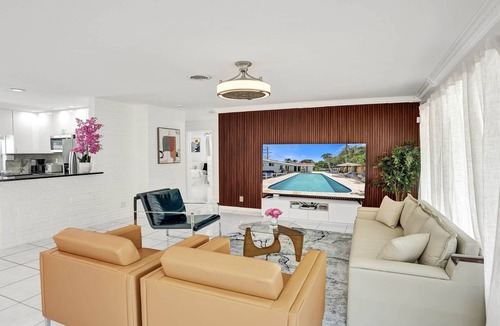 Downtown Fort Lauderdale House | Heated pool-6min2Beach-Dream patio-Pergola-Golf