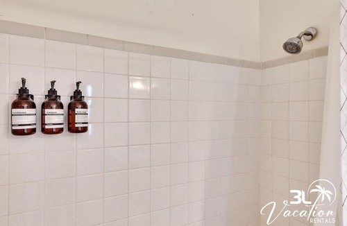 Coral Ridge Isles Apartment | Heated Pool Free Parking BBQ Close 2 FTL Beach!