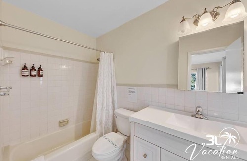 Coral Ridge Isles Apartment | Heated Pool Free Parking BBQ Close 2 FTL Beach!