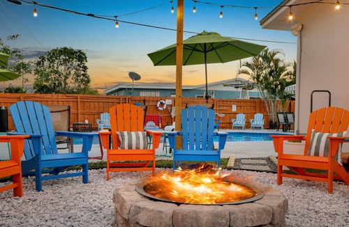 West Palm Beach House | HeatedPool/MiniGolf/Bowling/Arcade/FirePit/Slide