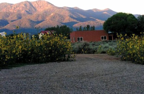 Taos House | Heathers Hacienda 3 360 Views Hot Tub AC