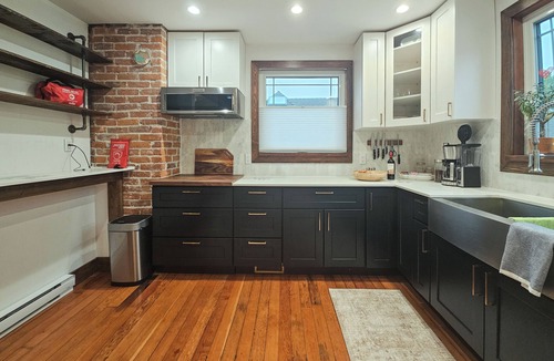 Downtown Eastside House | Heatley Hive Near Downtown & Stadium District MAJOR INTERNATIONAL SPORTING EVENT