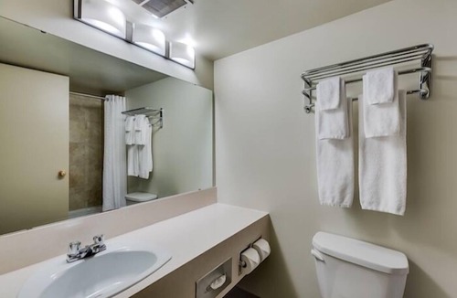 Moose Jaw Hotel | Heritage Inn Hotel & Convention Centre Moose Jaw