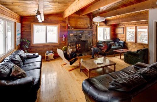 Kananaskis Hostel | HI Kananaskis Wilderness - Hostel
