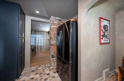 Cleveland Heights House | Hidden Gem Neighborhood, Stunning remodeled Artistic Home. Chef's kitchen!