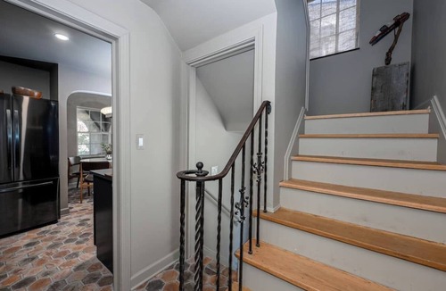 Cleveland Heights House | Hidden Gem Neighborhood, Stunning remodeled Artistic Home. Chef's kitchen!