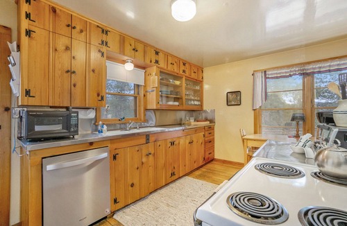Estes Park House | Hidden Pines - Family Log Home near downtown Estes Park - EV #3034
