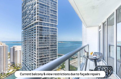 Downtown Miami Apartment | High-Ceiling Suite | Brickell Walk Score 95