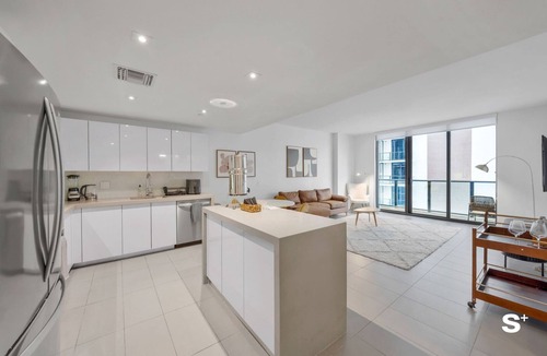 Town Square Condo | High-Rise One-Bedroom Condo In Edgewater Miami